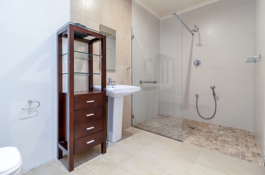 To Let 2 Bedroom Property for Rent in Claremont Western Cape